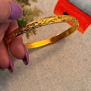 Beautiful gold Bracelet 💛💋💛